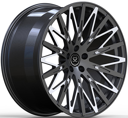 22x9.5/ET 12/22x11ET 32 PCD 5x112/CB 66.6 Guns Metal en White Face Rims Voor BMW 760e 2023